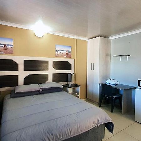 Genesis Self Catering Apartments Bloemfontein Exteriör bild