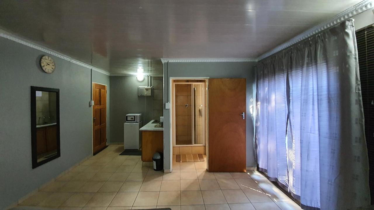Genesis Self Catering Apartments Bloemfontein Exteriör bild